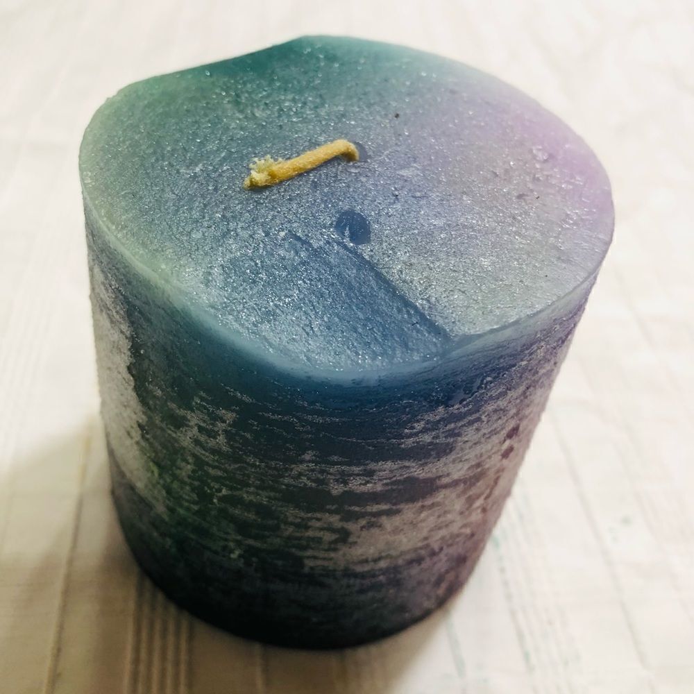 Handcrafted Timber Scented Candle (Purple/Blue/Green) - Picture 4 of 8